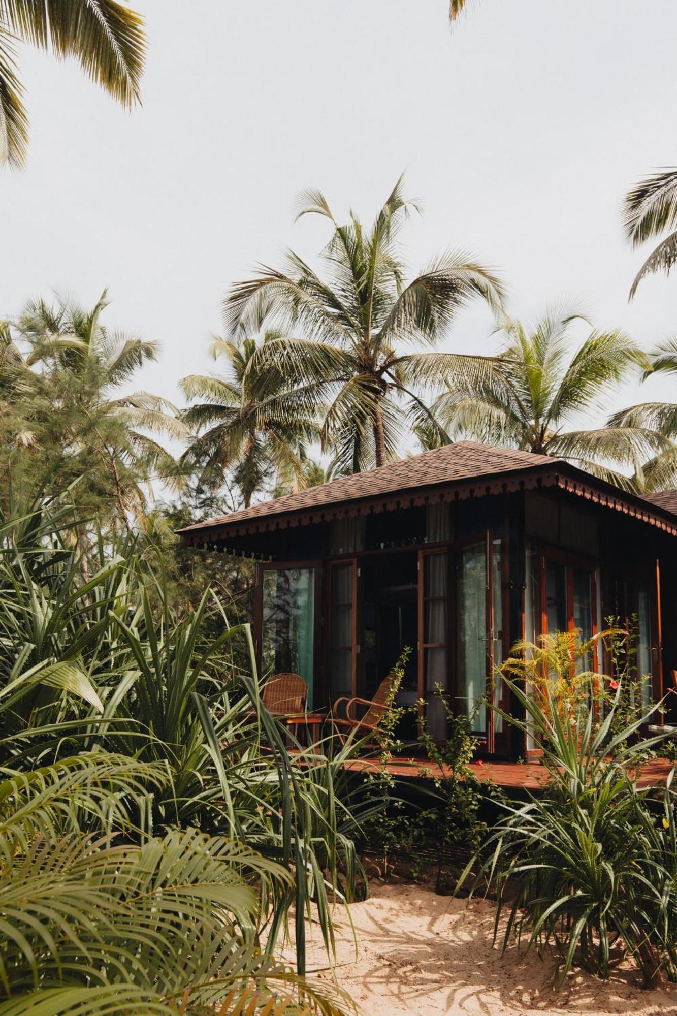 Fiesta - Beachfront Getaway Chalet *