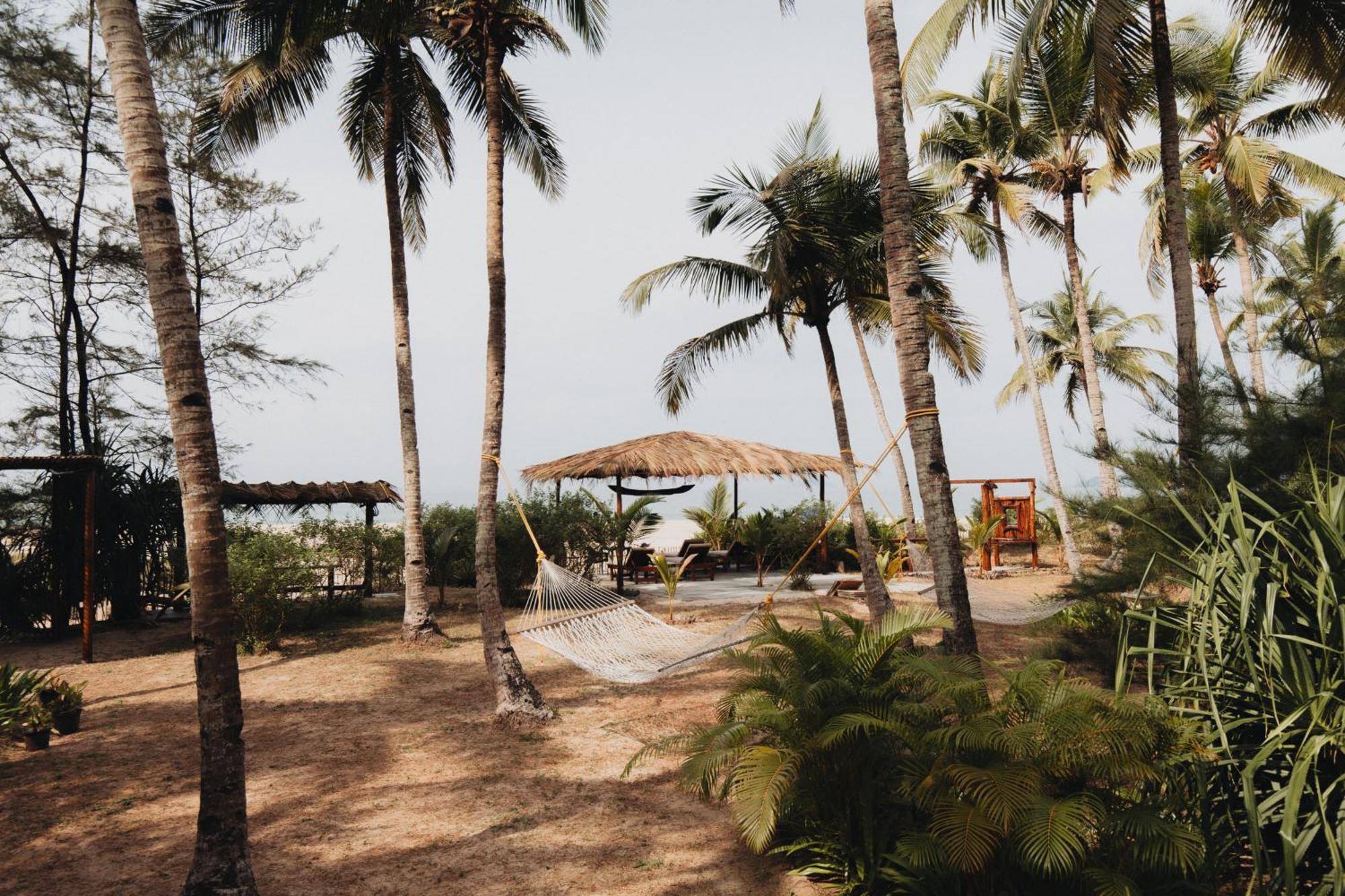 Fiesta - Beachfront Getaway * Verna